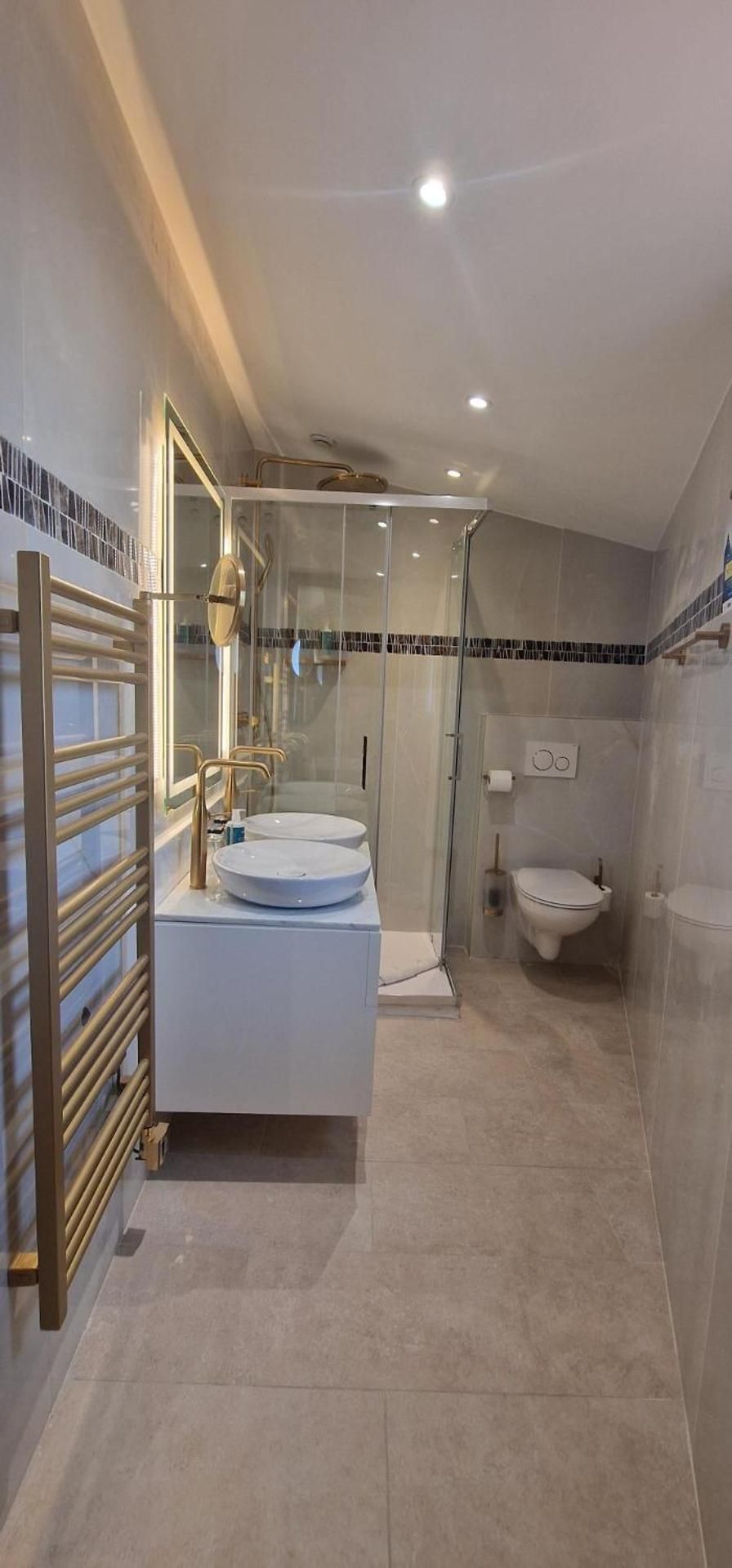 Hotel Acanthe One-Bedroom Apartment under the Roof 2