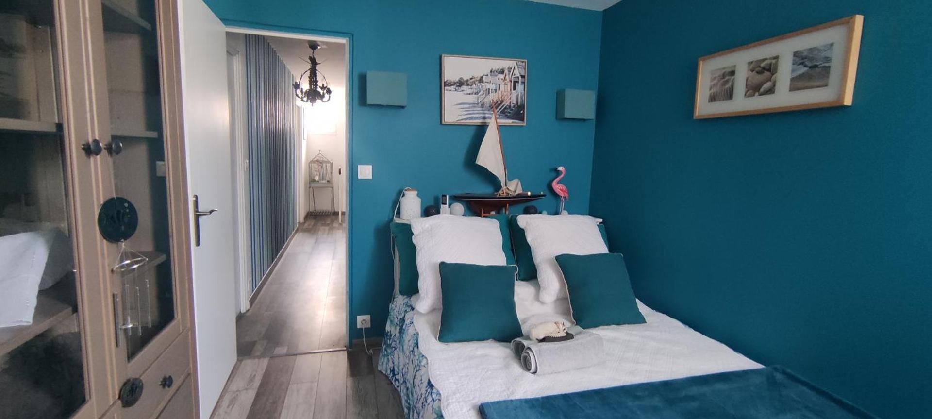 Double Room with Shared Bathroom