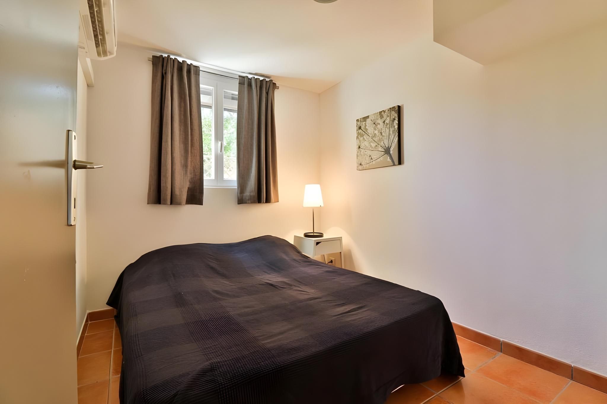 One Bedroom Apartment
