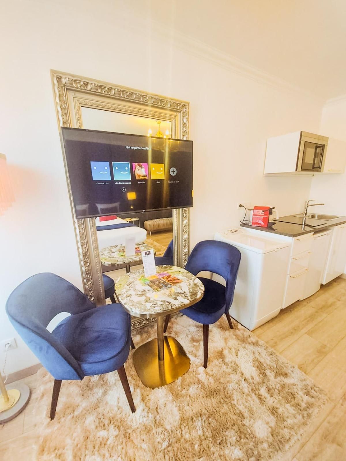One-Bedroom Apartment