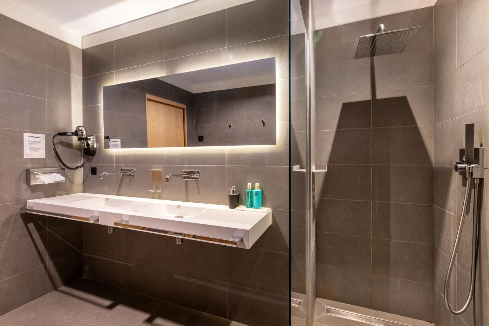 One-Bedroom Superior Apartment