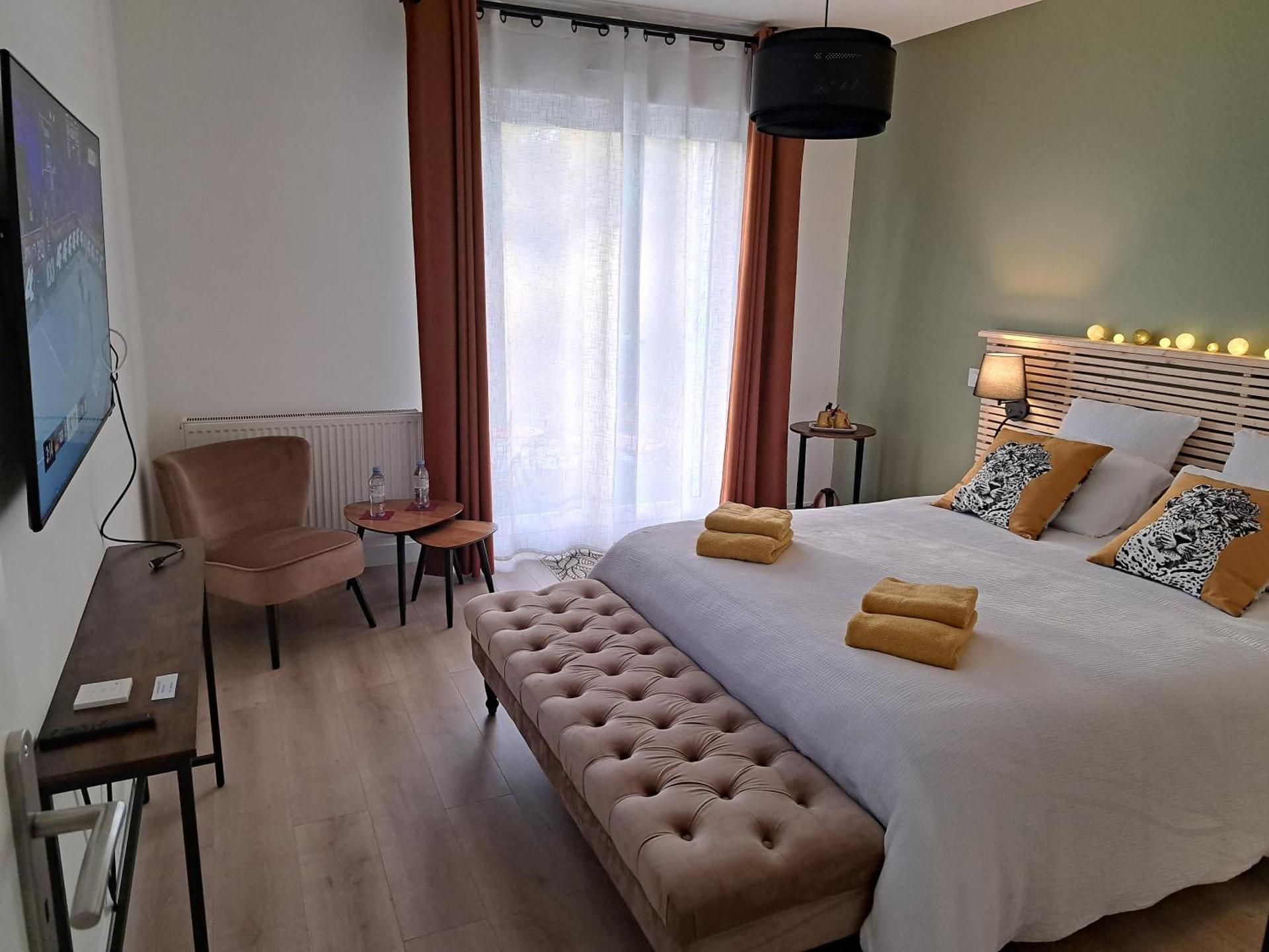 Large Double Room