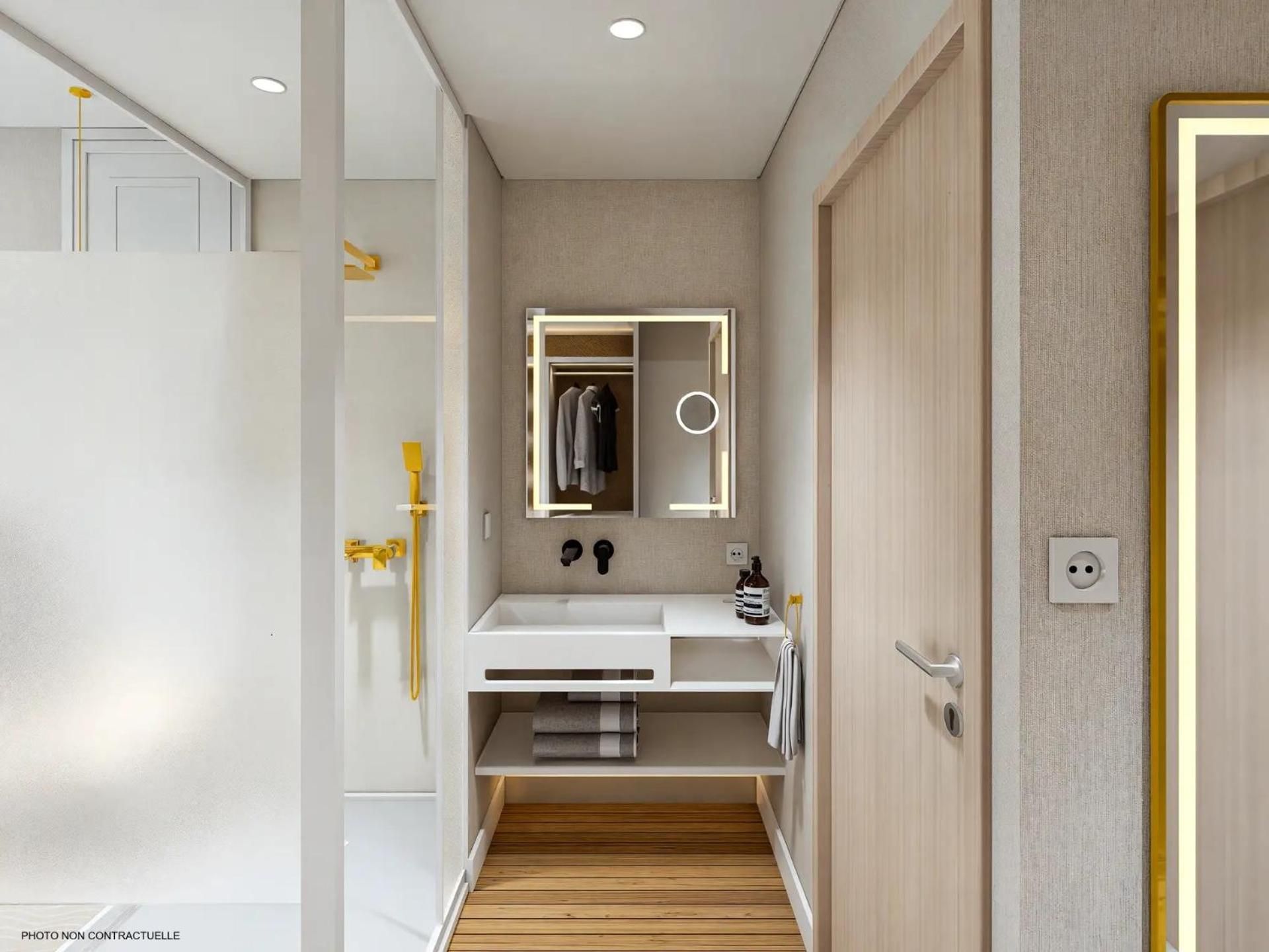 Comfort Queen Room with Shower - Non-Smoking