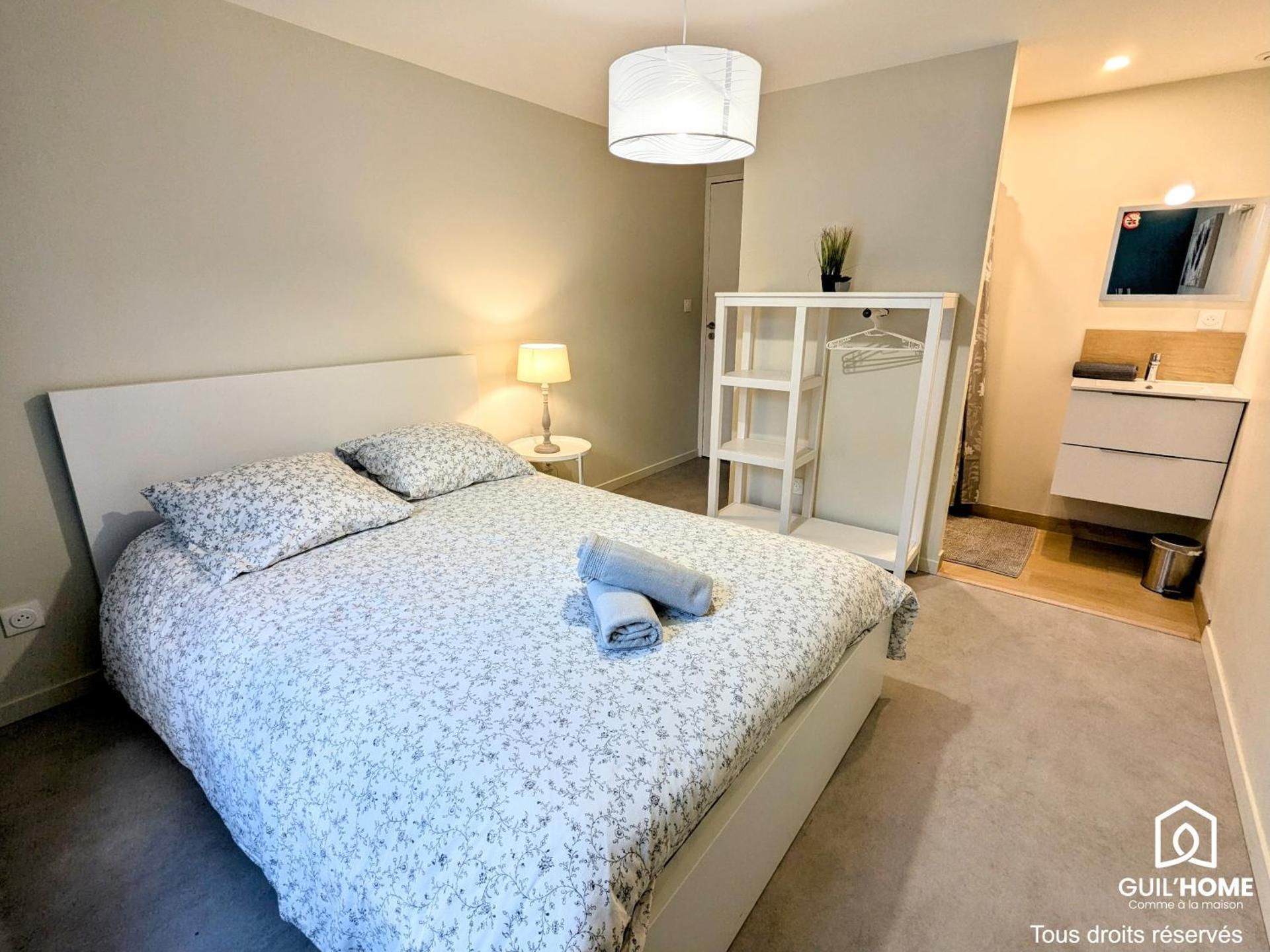 Double Room with Shared Toilet