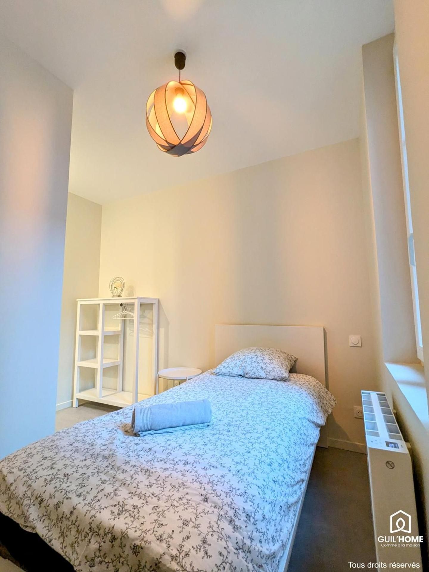 Single Room with Shared Toilet