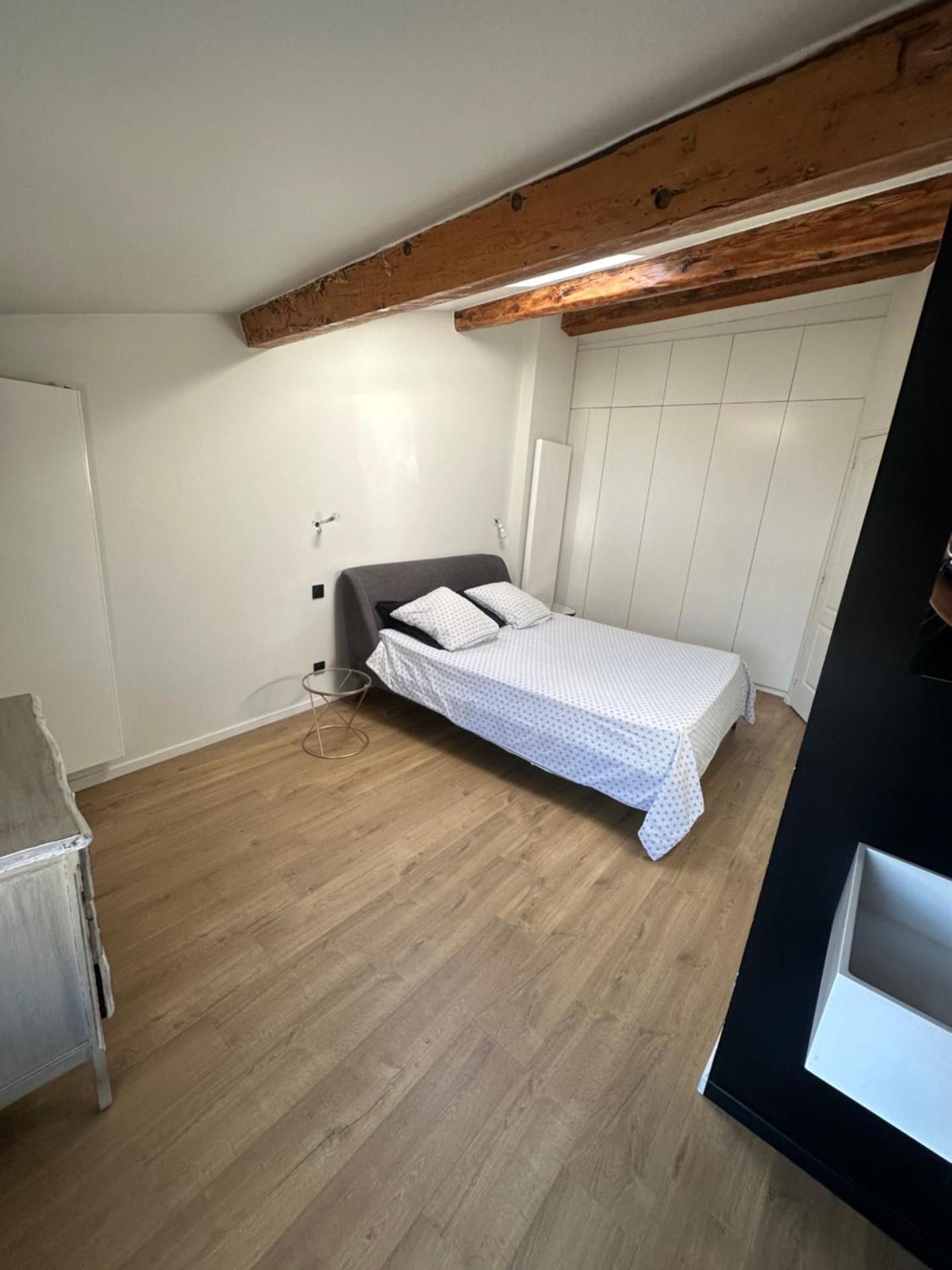 Deluxe Double Room with Shower
