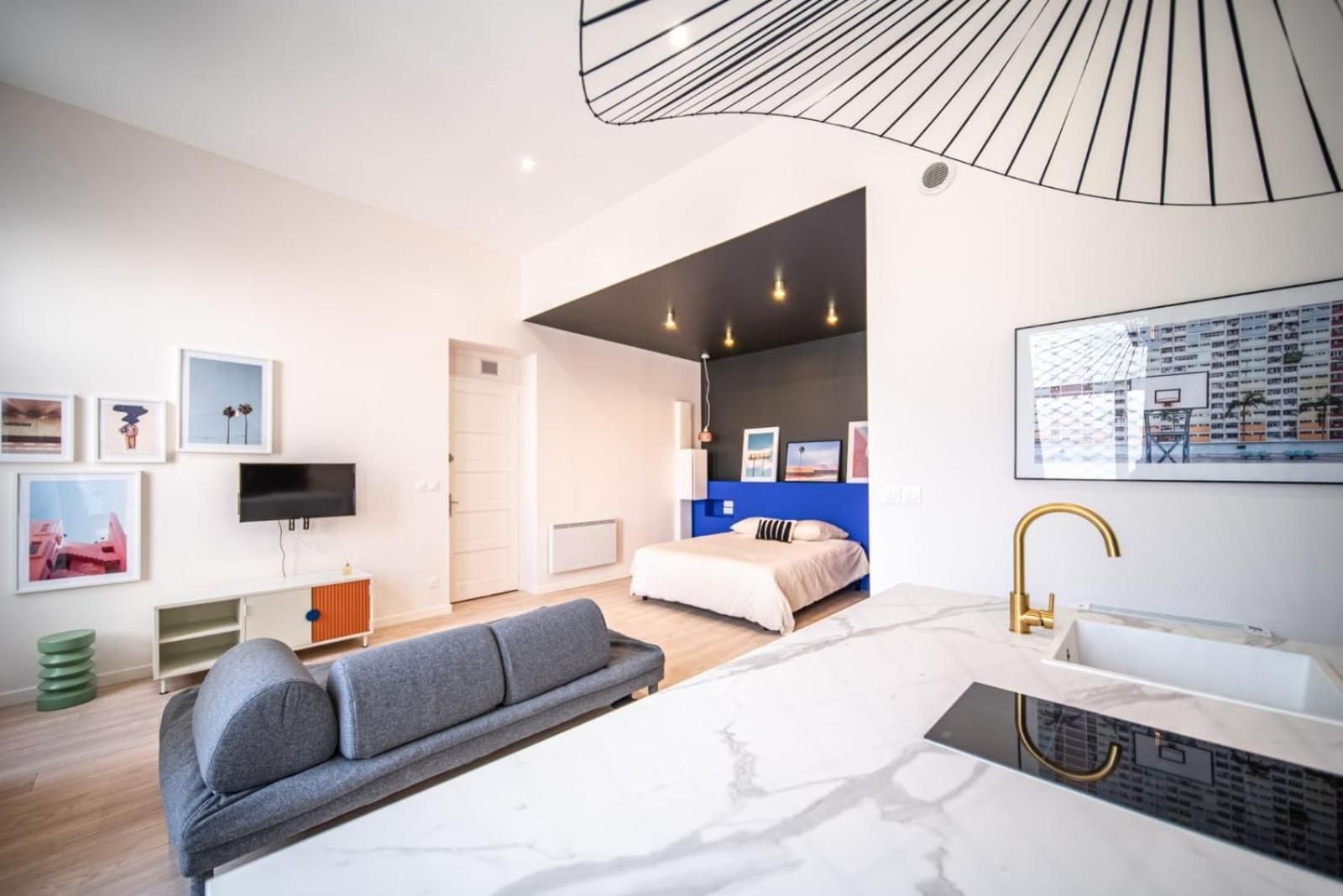 One-Bedroom Deluxe Apartment