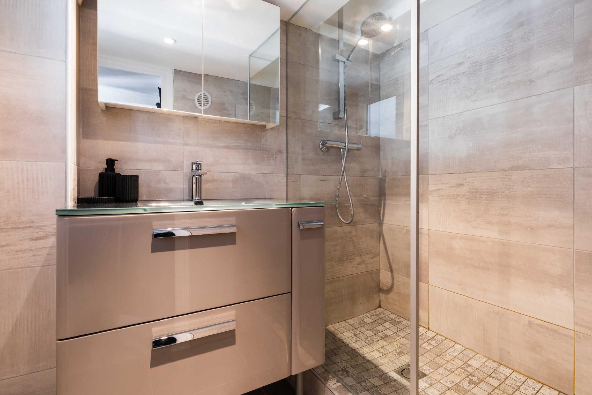 2 Bedroom Deluxe