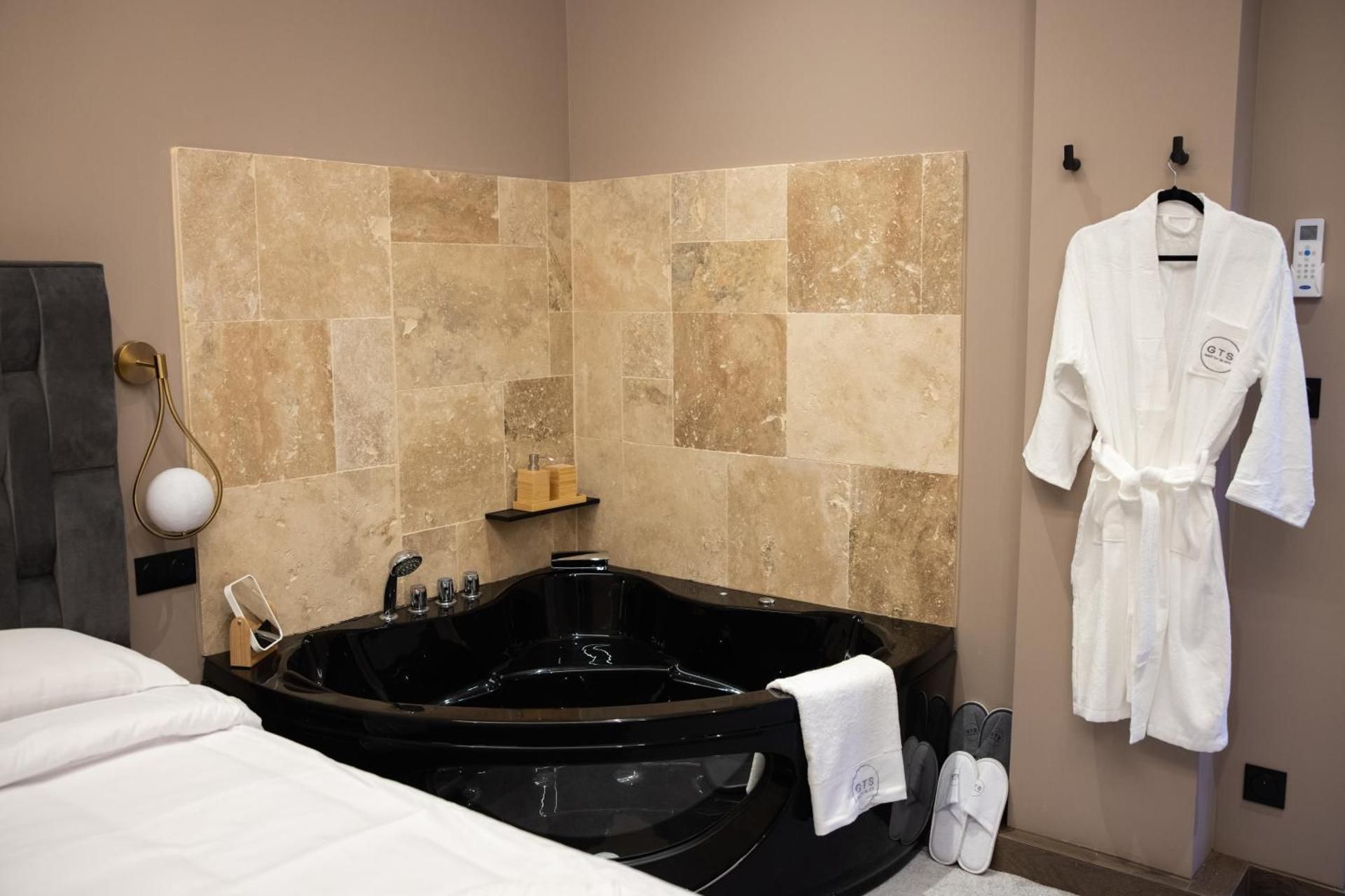Deluxe Double Room with Bath