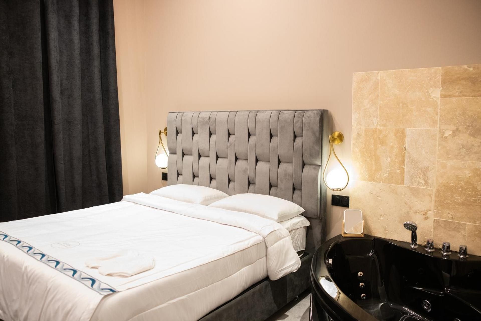 Deluxe Double Room with Bath