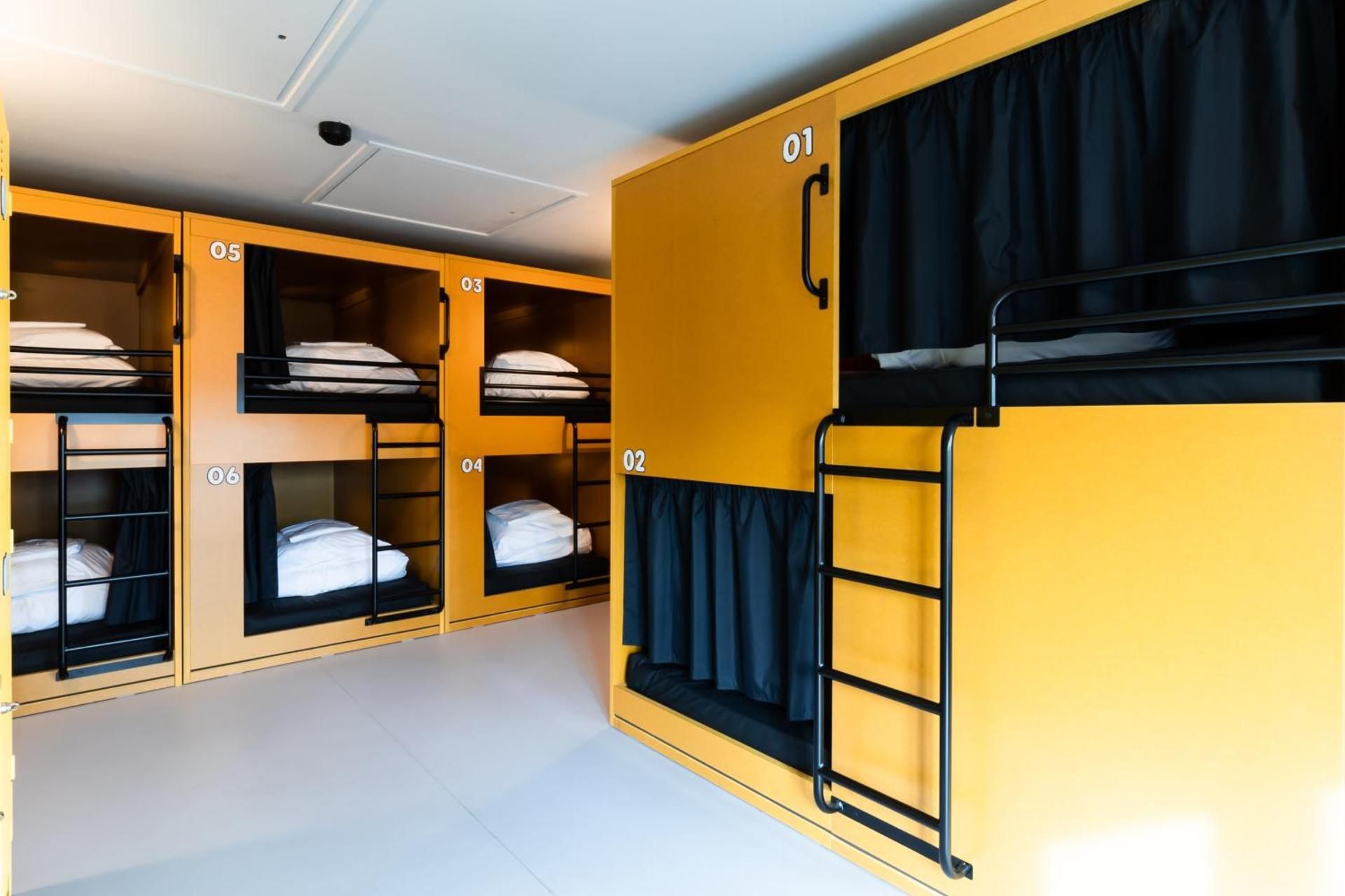 Bed in 14-Bed Mixed Dormitory Room