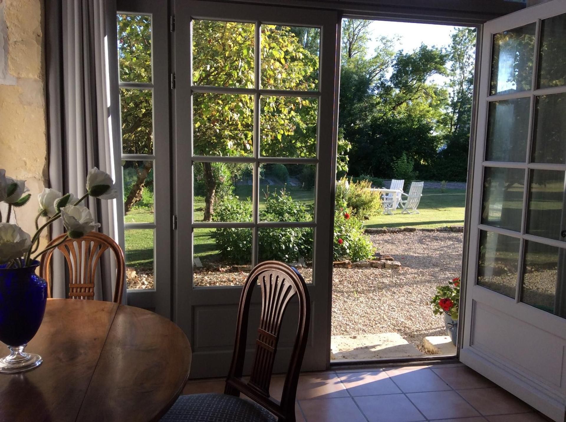 shared lounge/tv area