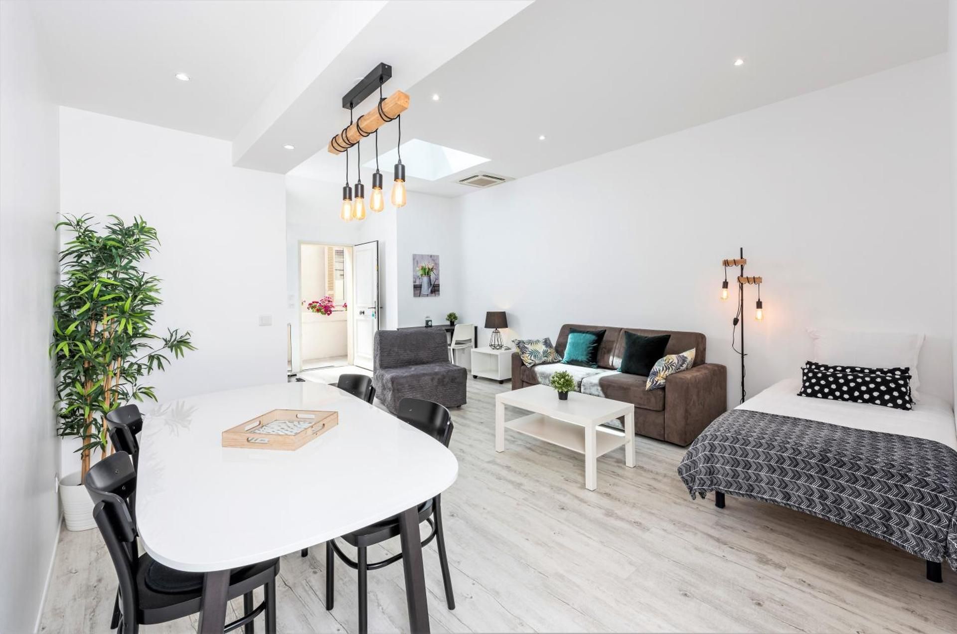 Superior Apartment