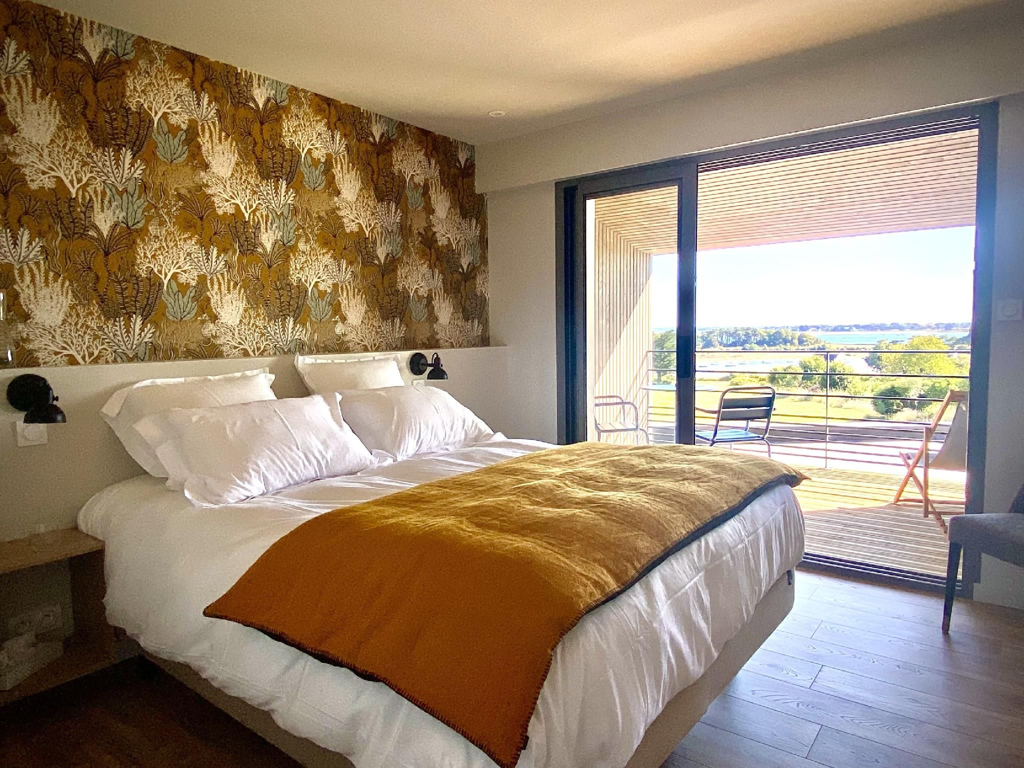 3 - Chambre Illur-Double-Supérieure-Douche-Vue mer