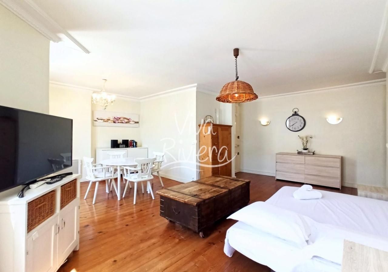 shared lounge/tv area