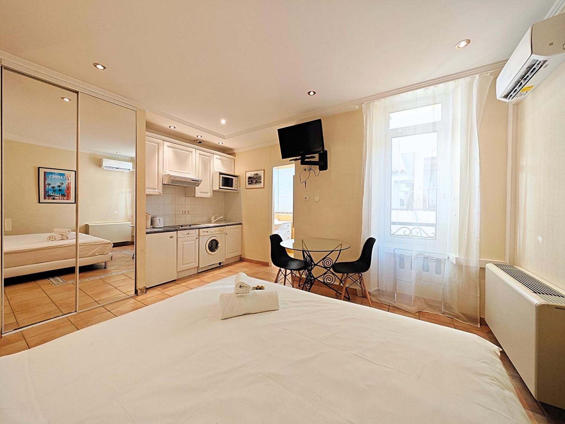 Viva Riviera Residence Commandant Andre Studio Apartment 2