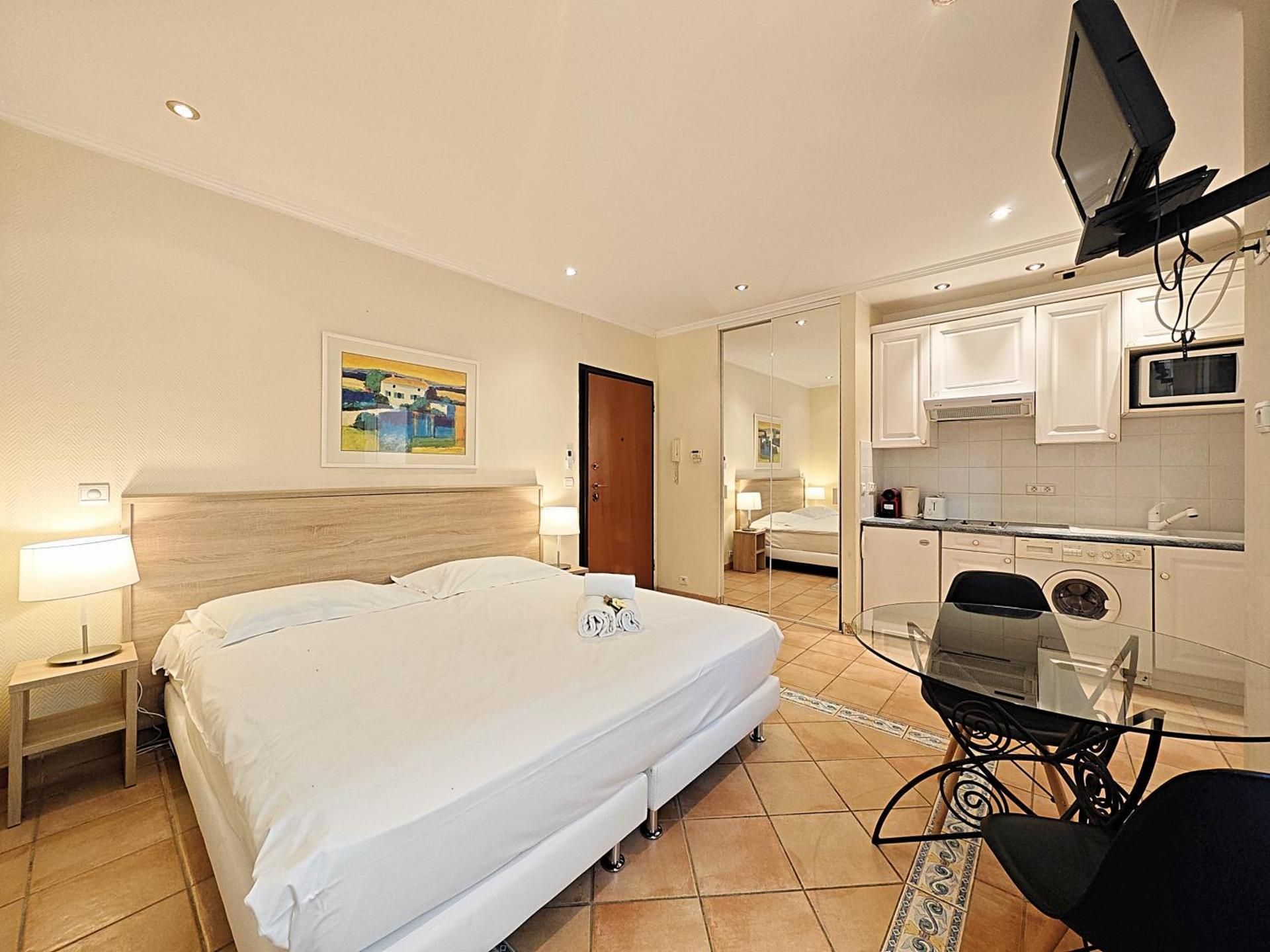 Viva Riviera Residence Commandant Andre Studio Apartment