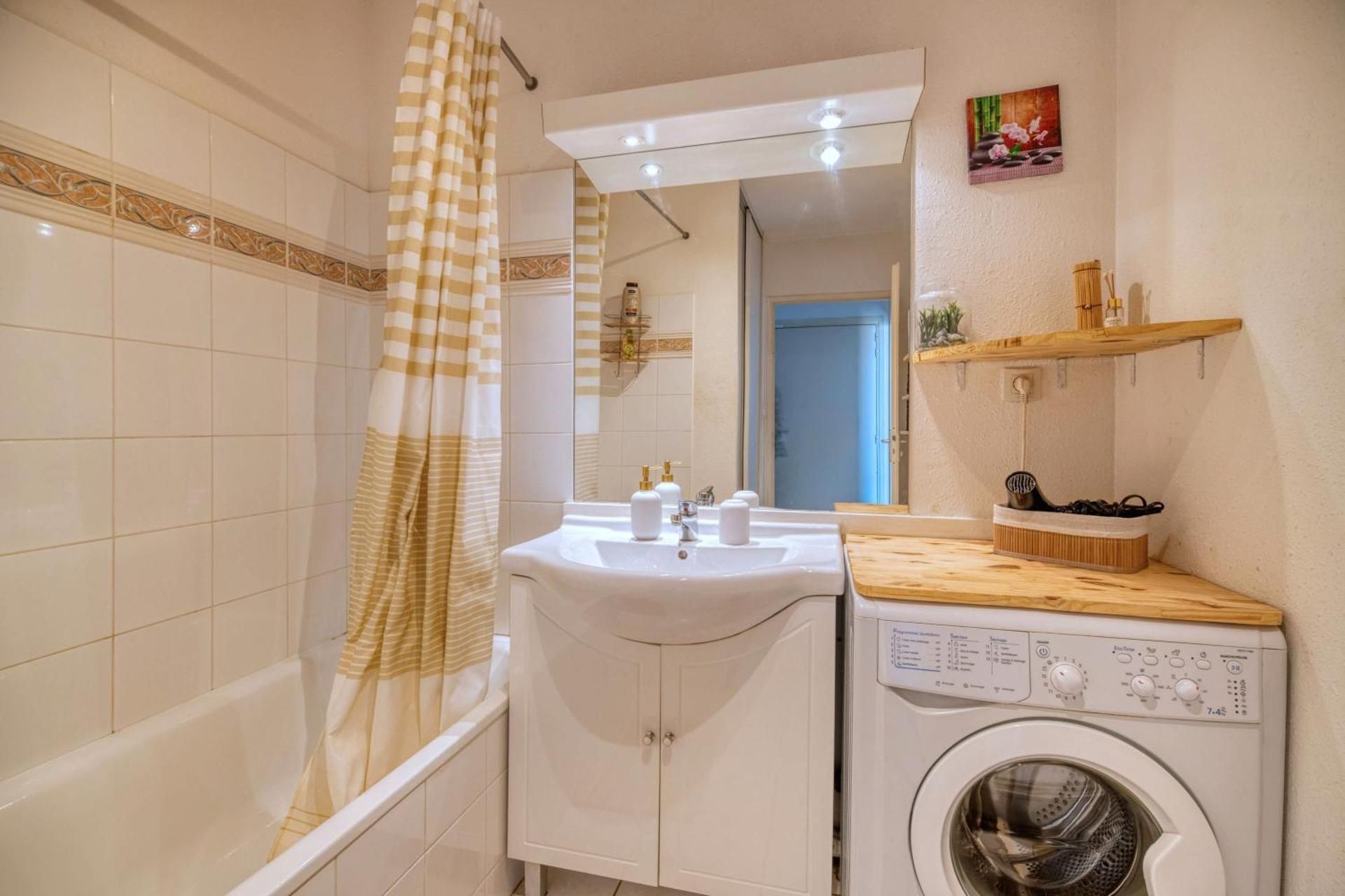Superior One-Bedroom Apartment with Balcony