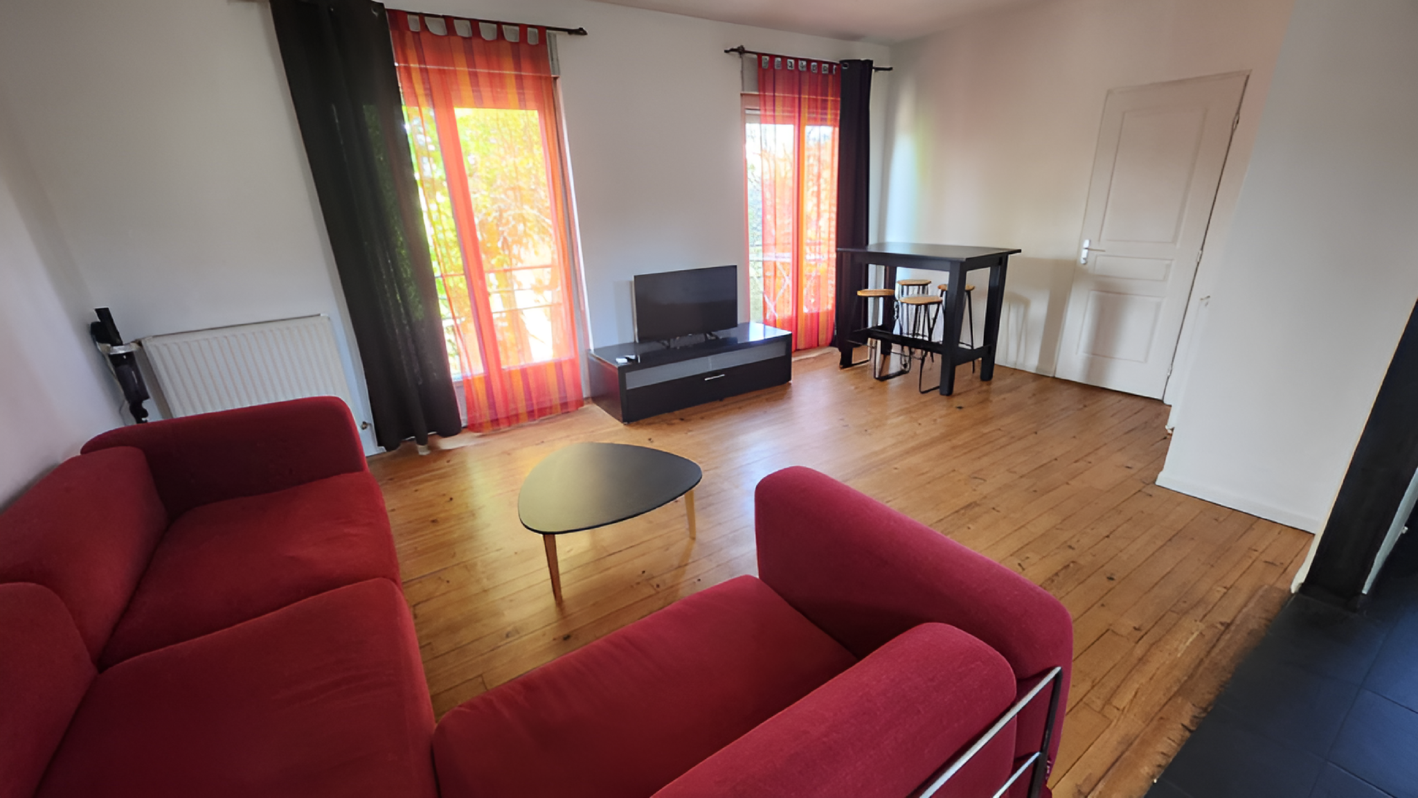 apartment - entire house or apartment