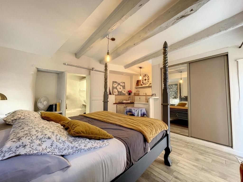 Queen Room with Spa Bath