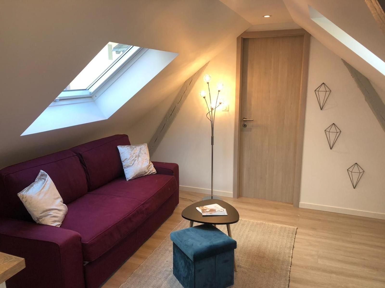 DELUXE APARTMENT