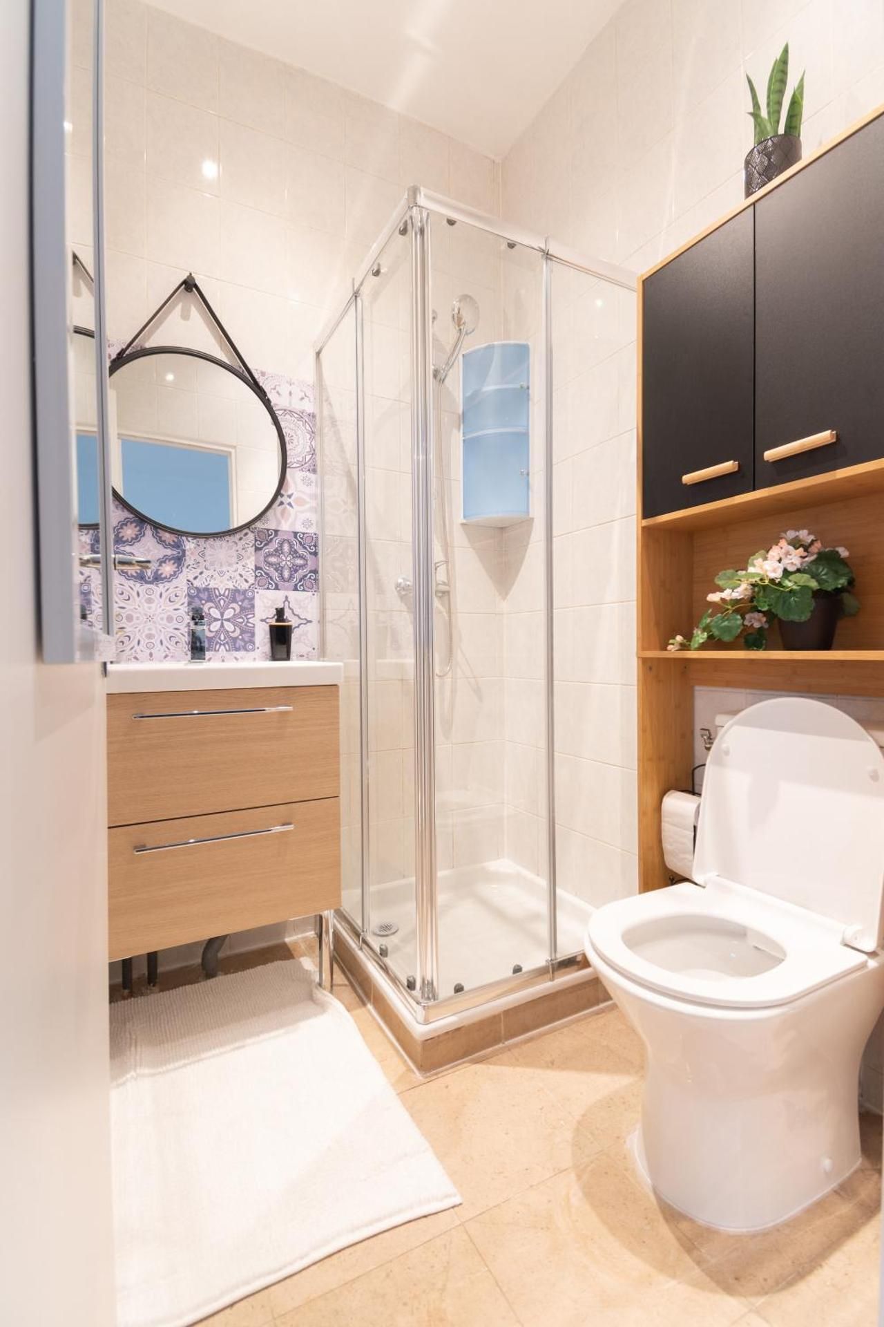 Superior One-Bedroom Apartment