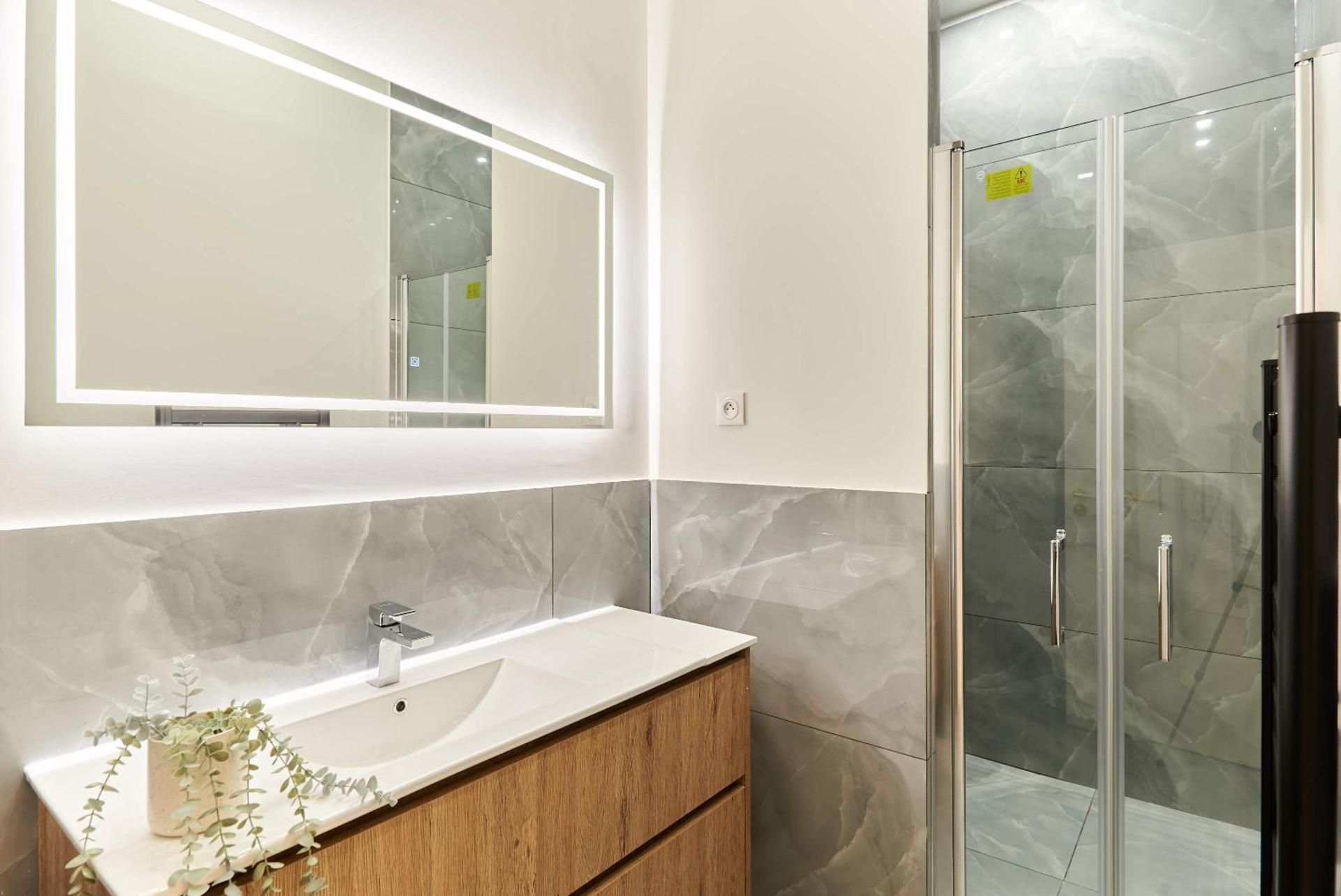 Two-Bedroom Deluxe Apartment