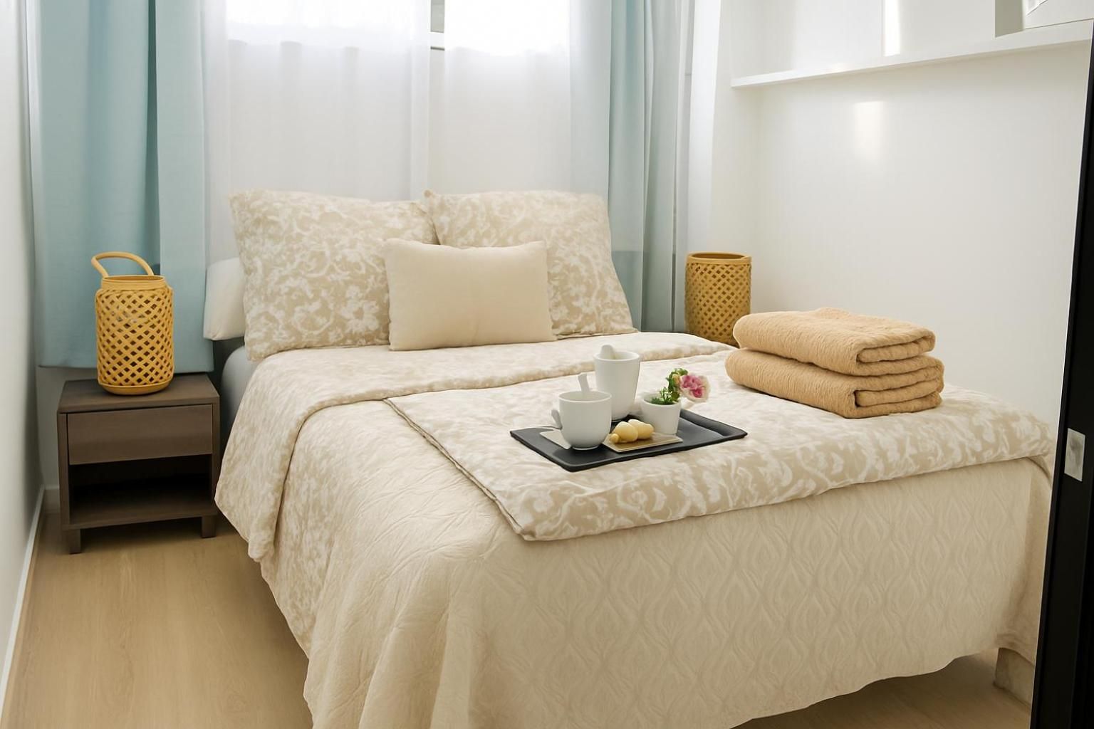 DELUXE APARTMENT