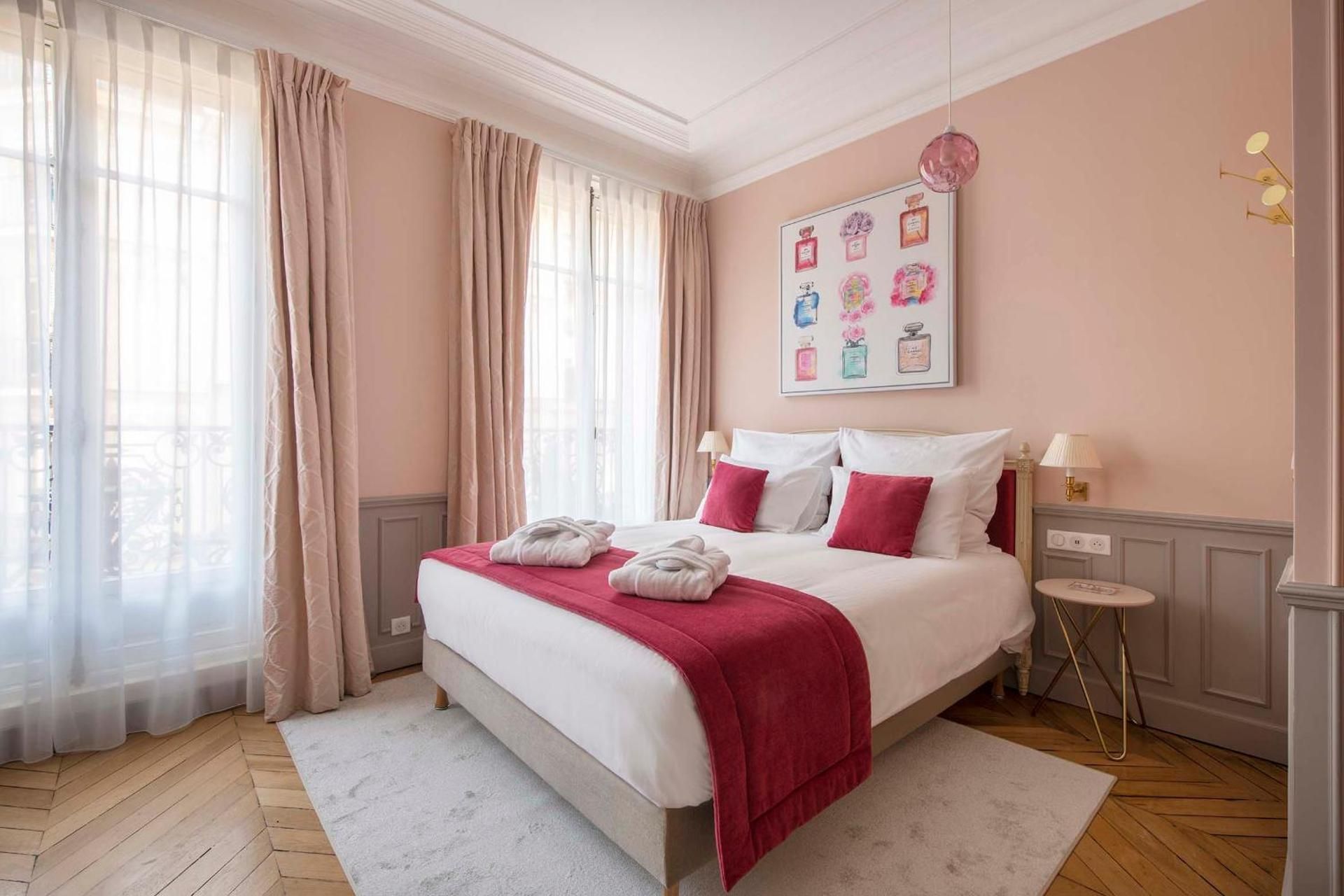 Deluxe Queen Studio with balcony TOPAZE