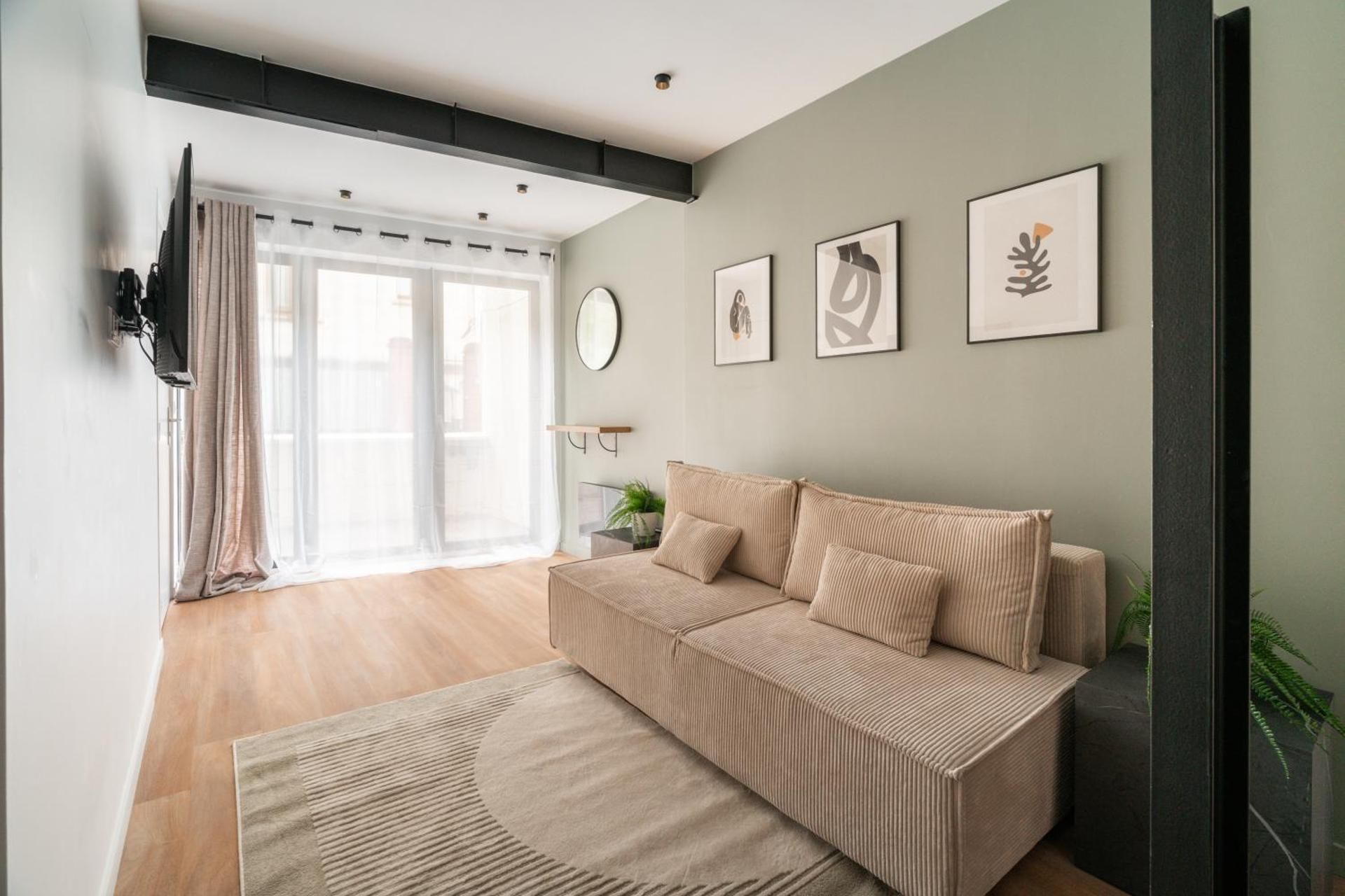 One-Bedroom Apartment