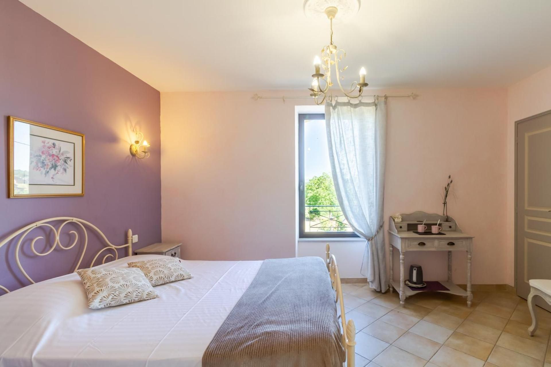 Standard Queen Room