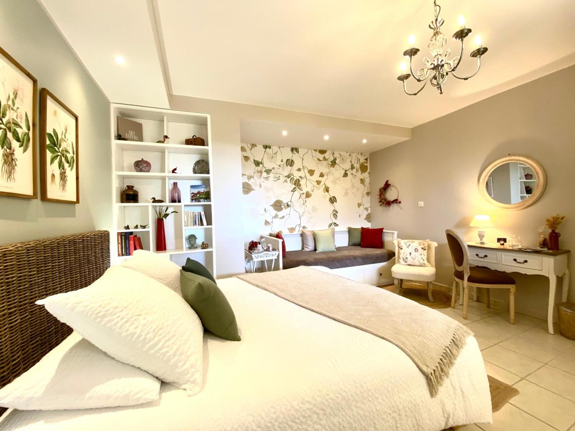Standard Queen Room