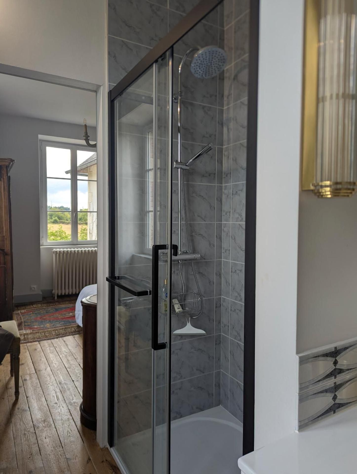 Chateau De Chaunac Standard Queen Room 2