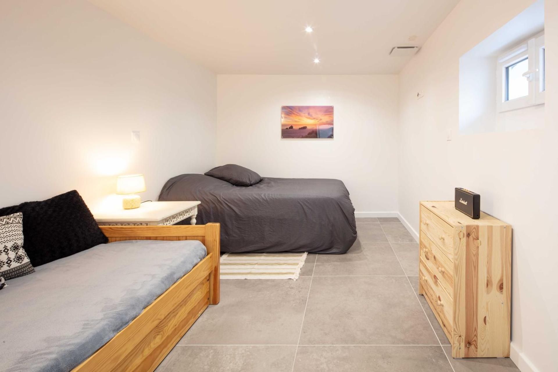 Basic Triple Room with Shared Bathroom