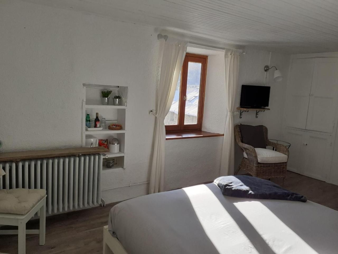 Double Room with Mountain View