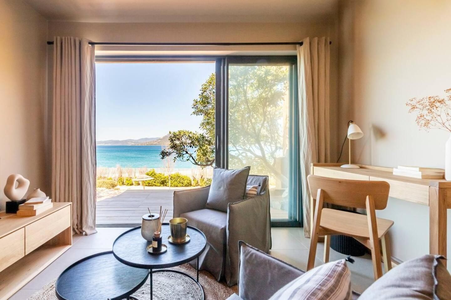 Deluxe Suite with Sea View
