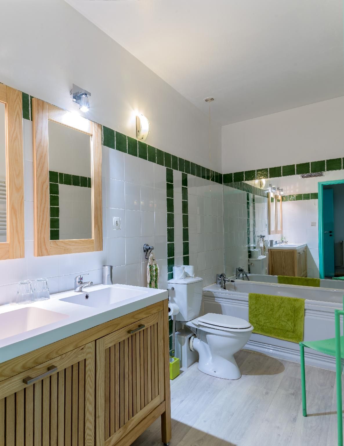 La chambre verte-Triple-Salle de bain privée séparée-Confort-Vue sur Jardin