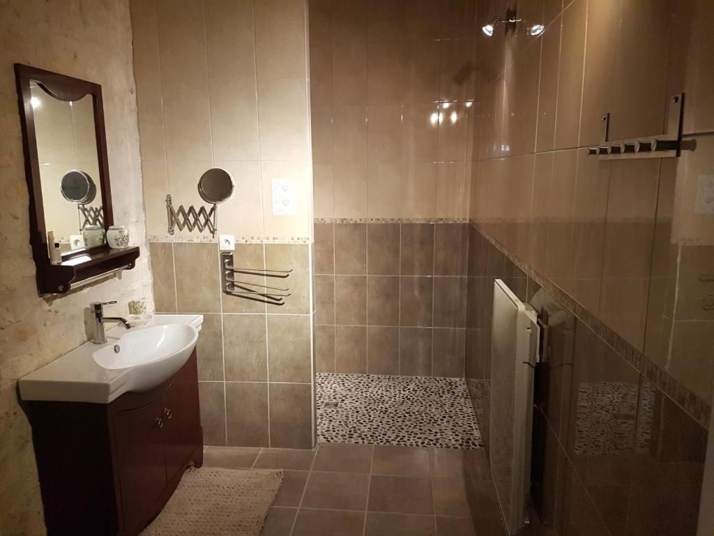 Deluxe Double Room with Shower