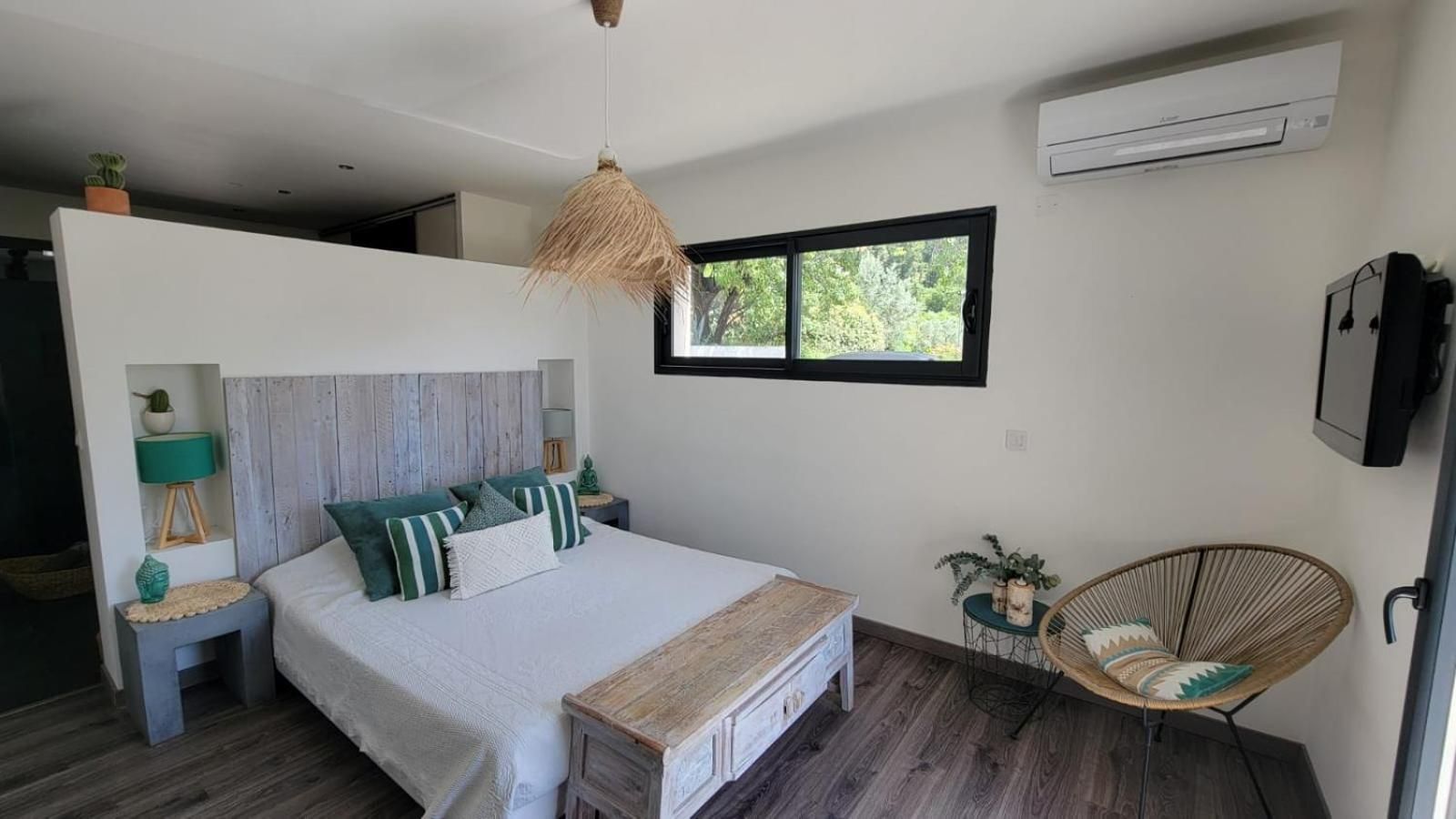 Suite with Garden View