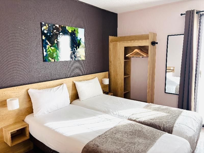 Standard Twin - 2 Single Beds