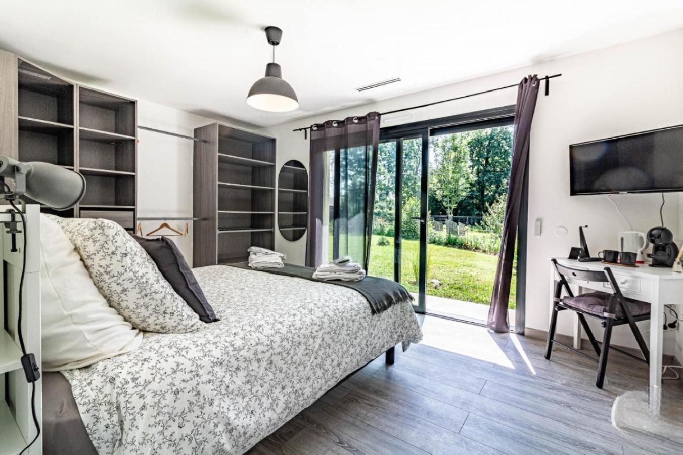 King Room with Garden View