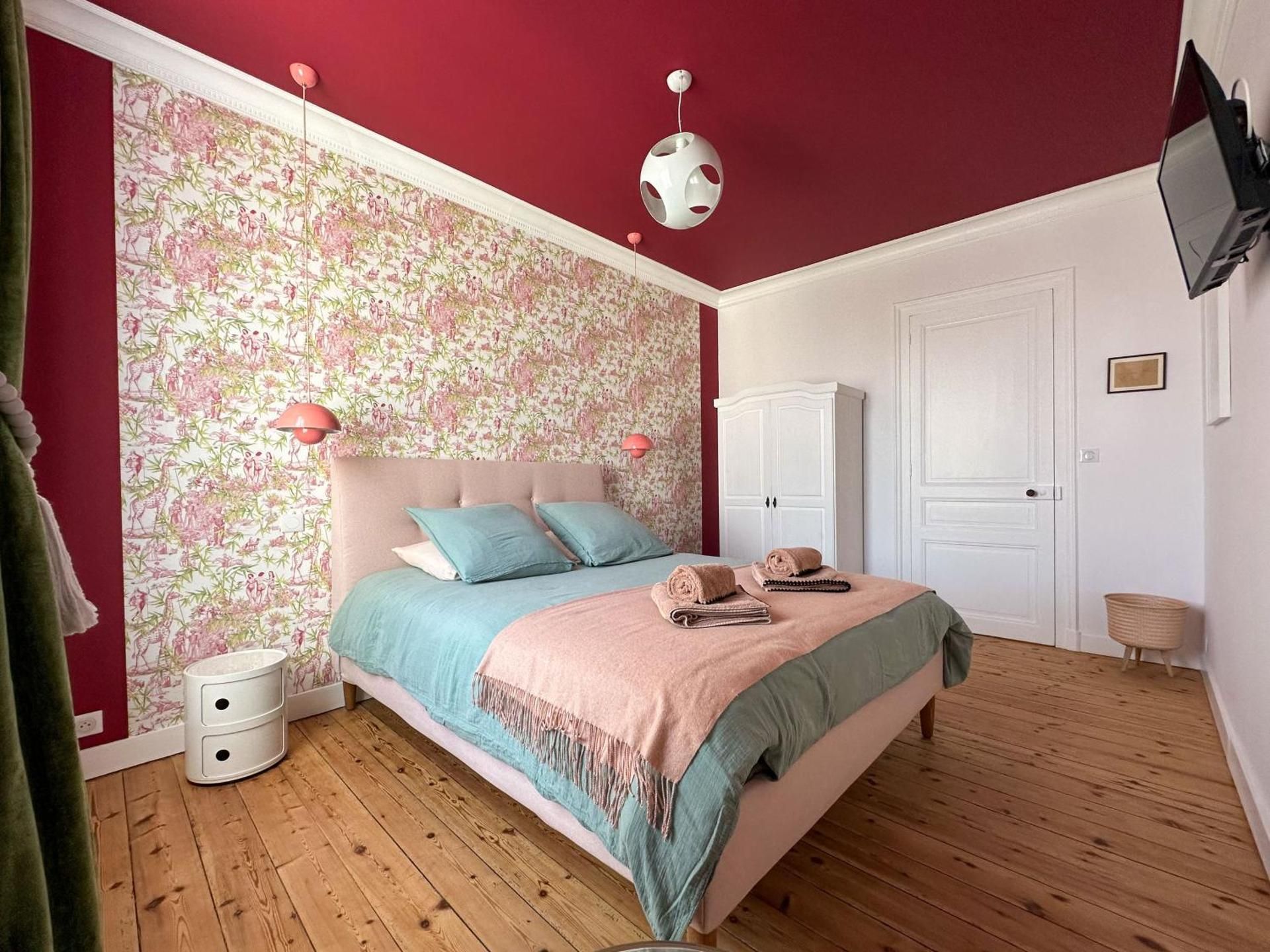 Queen Room with Garden View