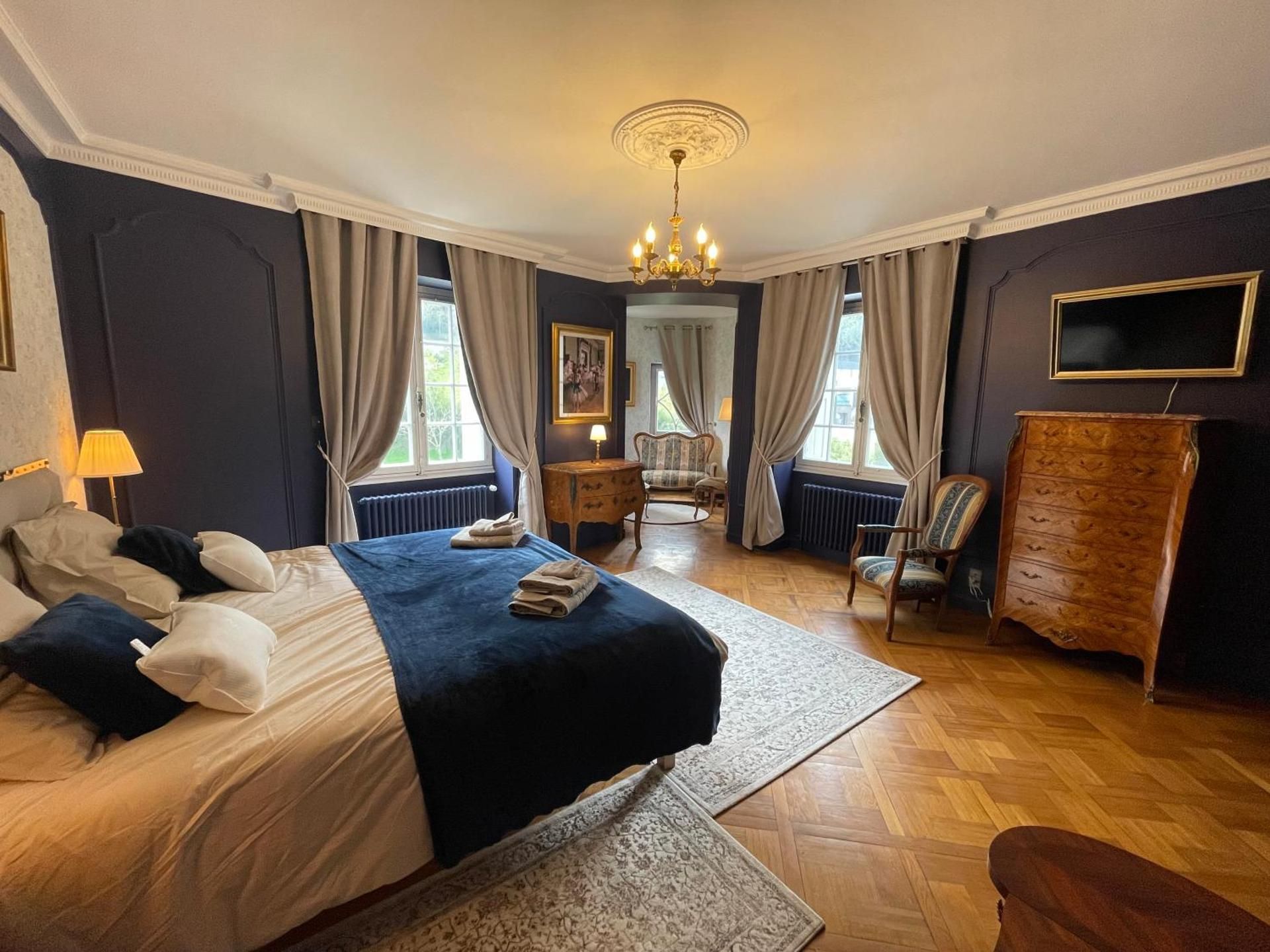 Large Double Room
