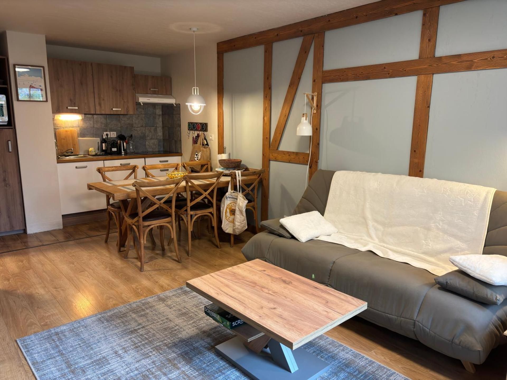 Three-Bedroom Apartment with Mountain View