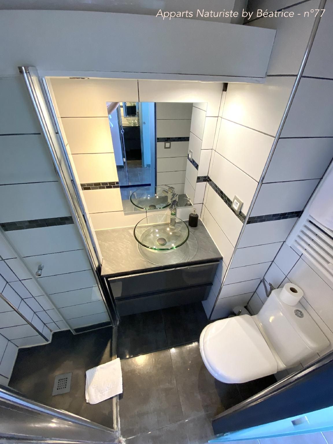 Appartement-Confort-SDB privée avec baignoire
