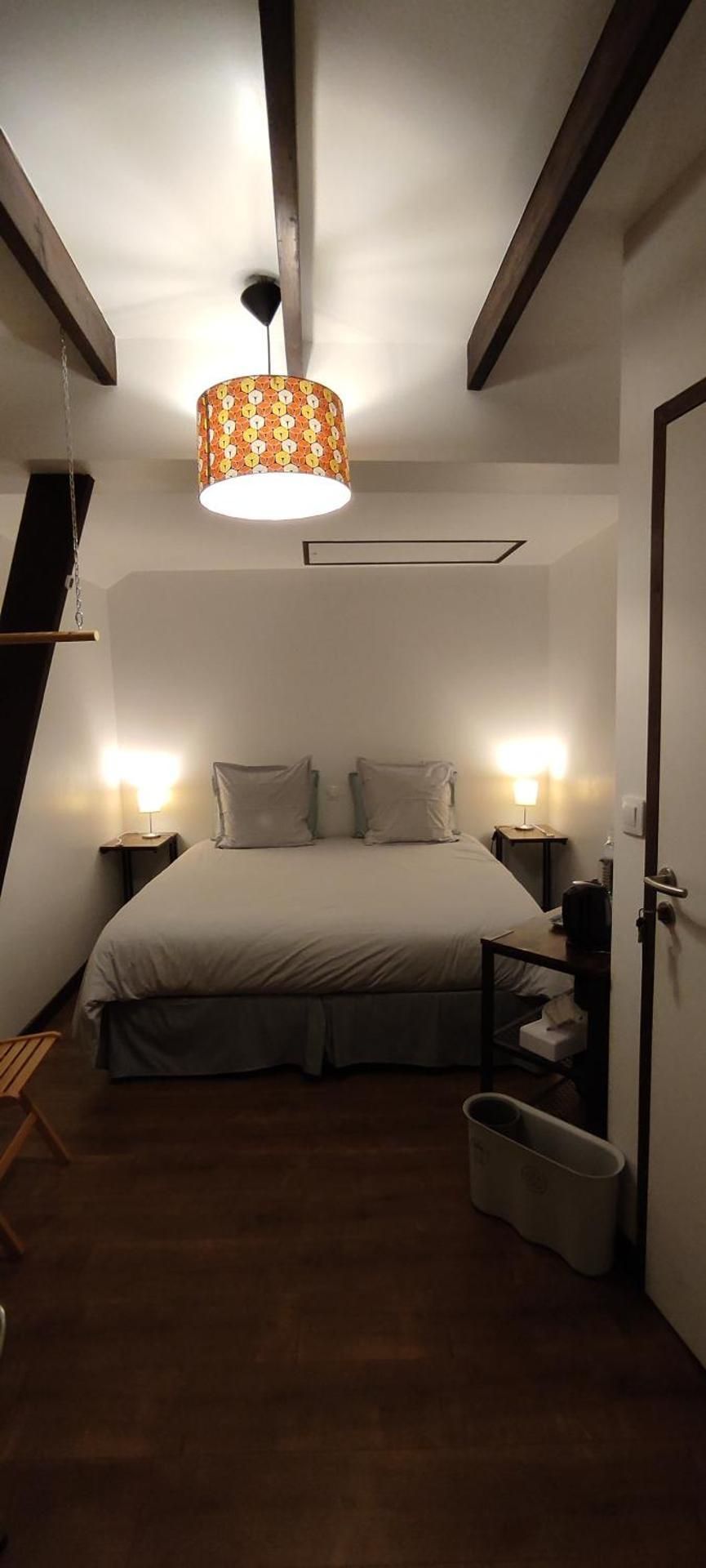 Le Petit Moulin Rouge Double or Twin Room with Private Bathroom 2