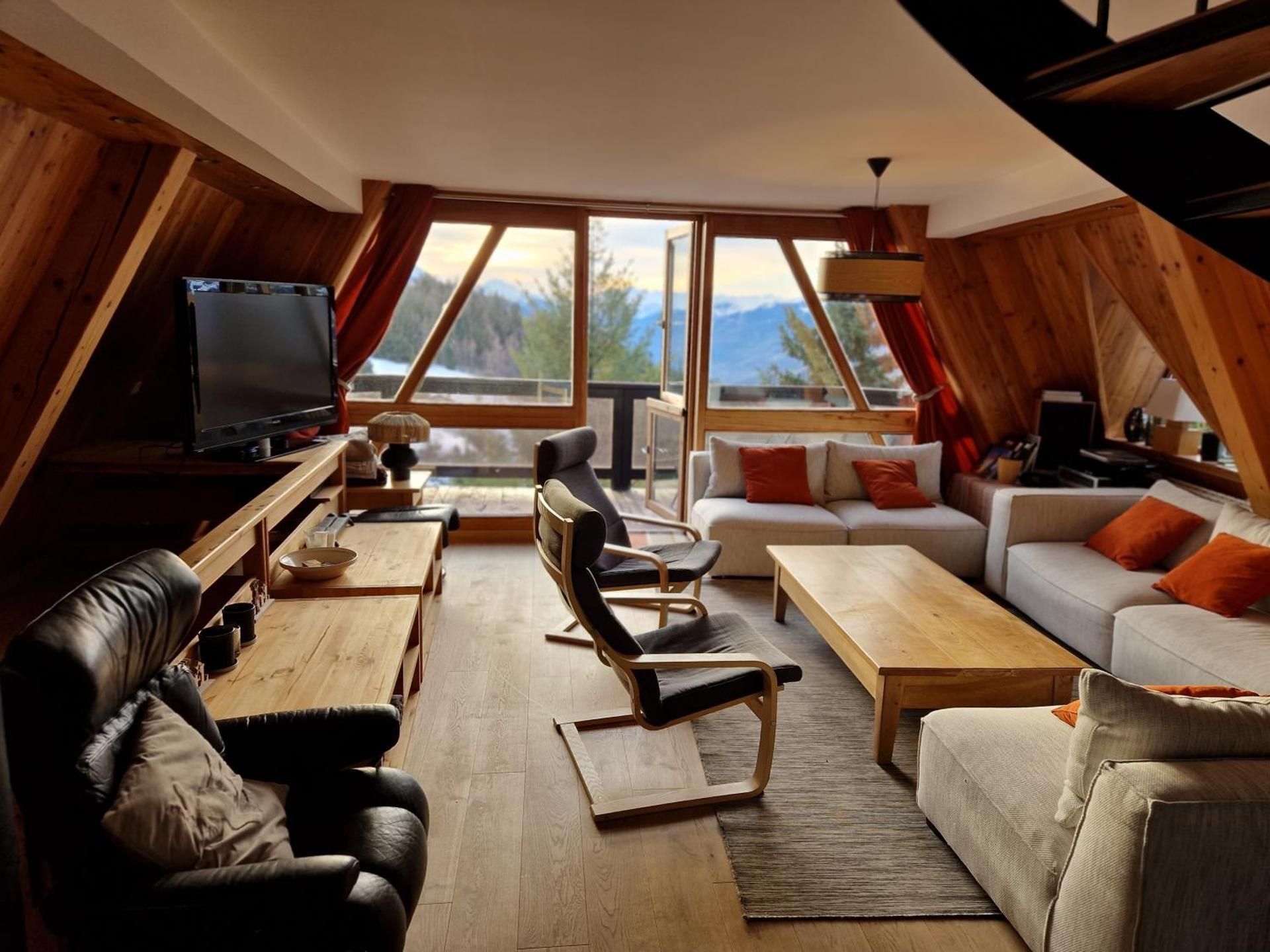 Suite with Mountain View