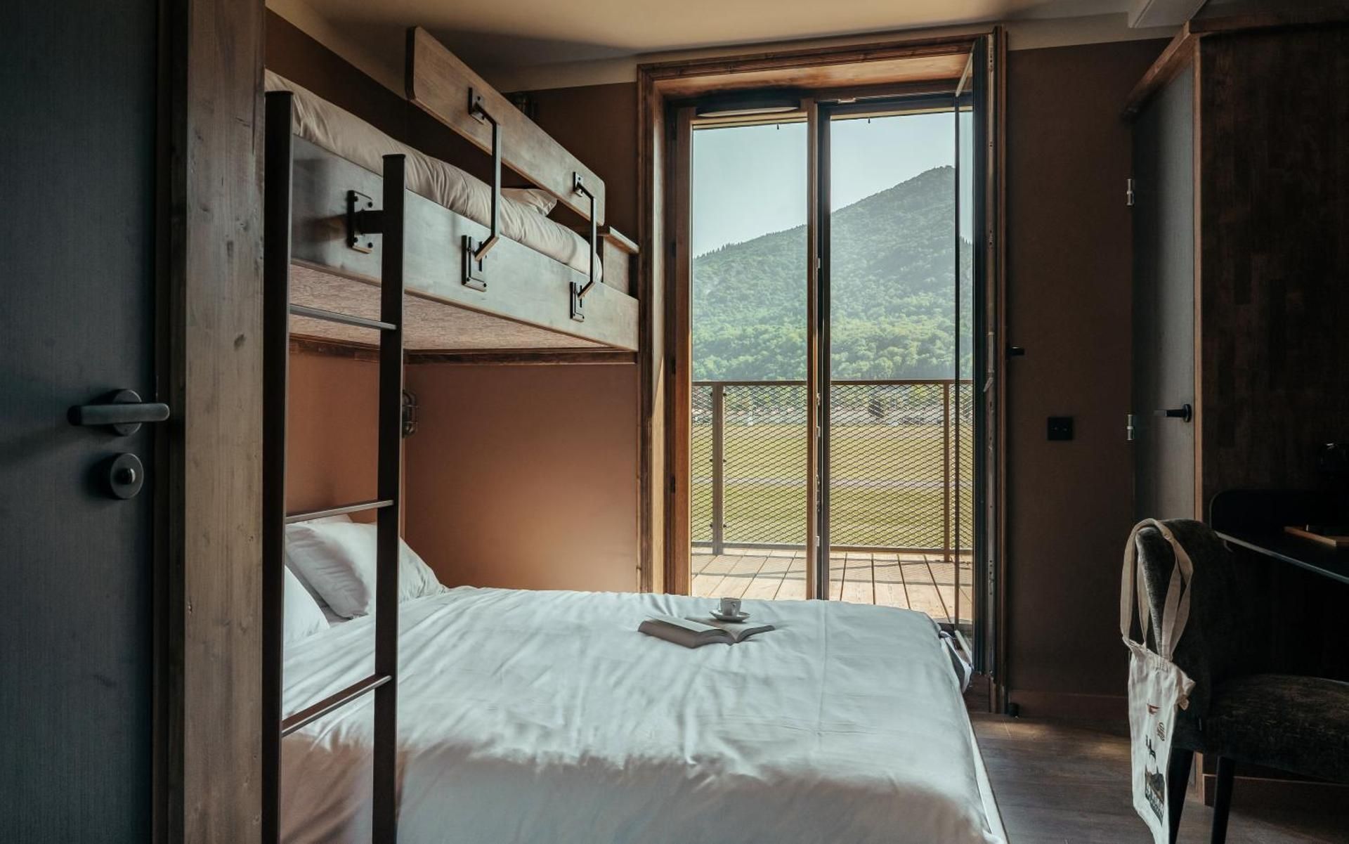 Triple Room with Mountain View
