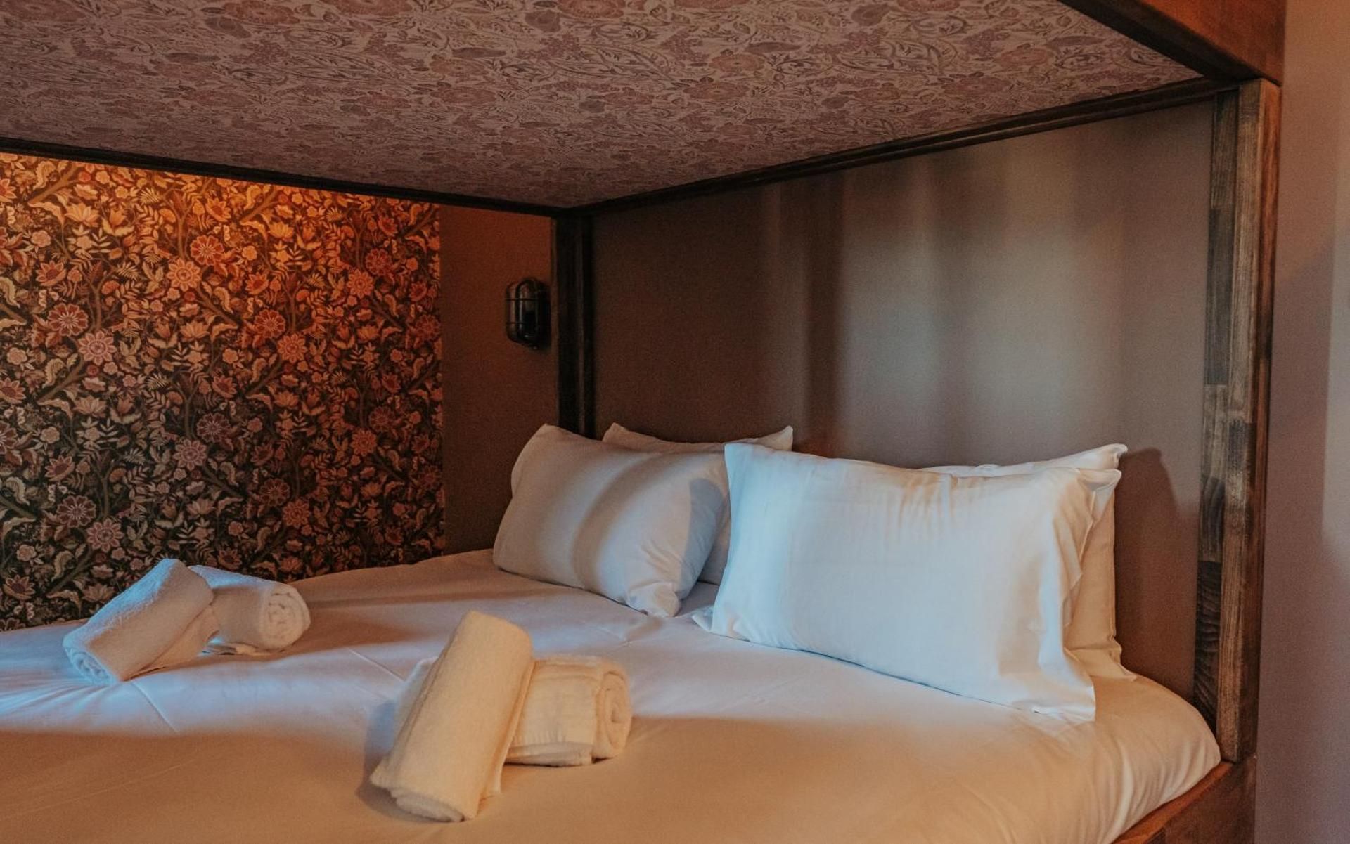 Quadruple Room with Mountain View