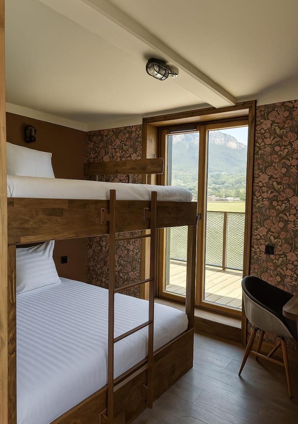 Quadruple Room with Mountain View